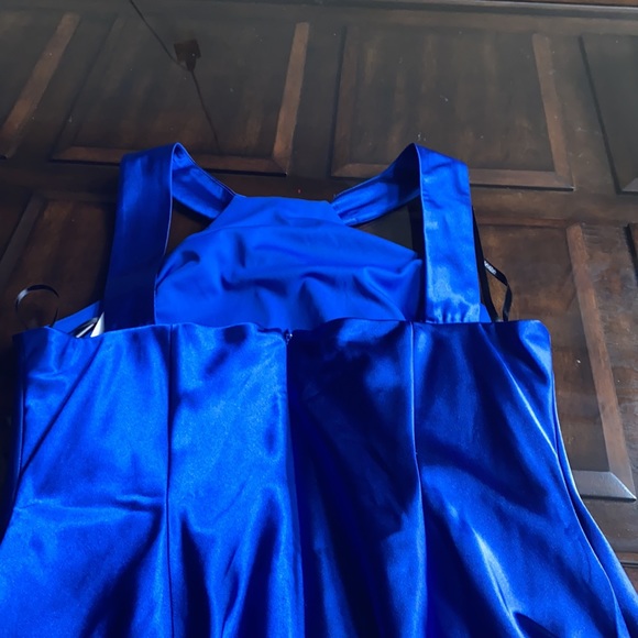 Calvin Klein Halter Neck Gown with Draped Neckline - Picture 9 of 14